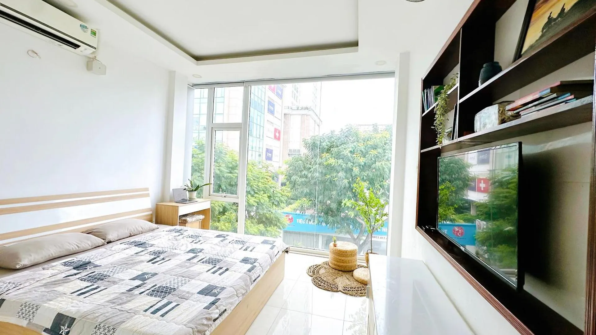 Mat Tien Quan 3 - Nha Kinh View Dep - Co Thang May Ho Chi Minh City